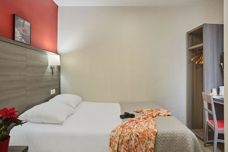 Hotel Hipotel Paris Buttes Chaumont