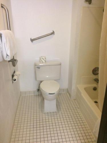 Days Inn Hotel & Suites
