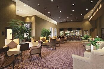 Hotel Embassy Suites Minneapolis - North