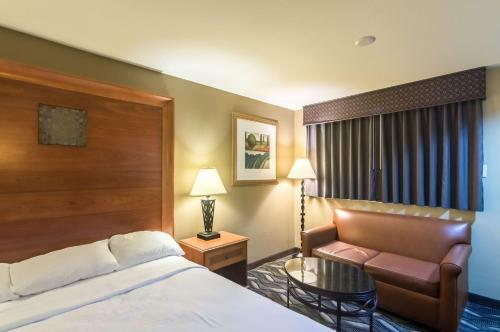 Motel Cline Shale Inn & Suites