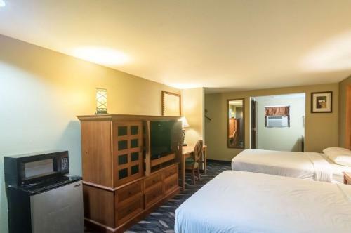 Motel Cline Shale Inn & Suites