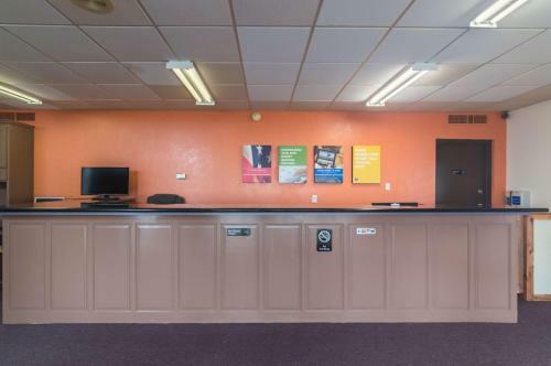 Motel Cline Shale Inn & Suites