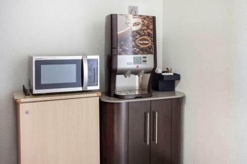 Motel 6 Mojave