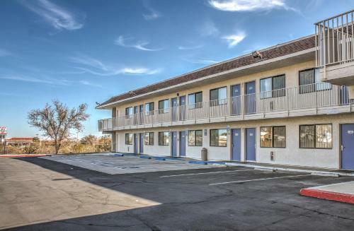 Motel 6 Mojave