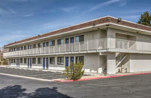 Motel 6 Mojave