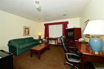 Hotel America's Best Value Inn & Suites