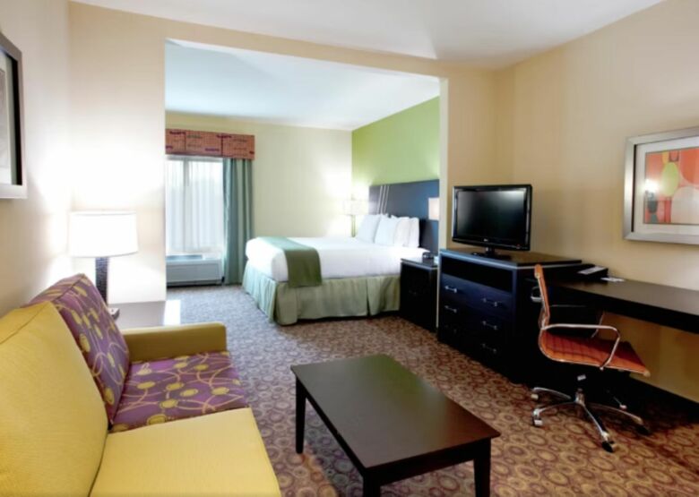 Holiday Inn Express Hotel & Suites Clemson - University Area