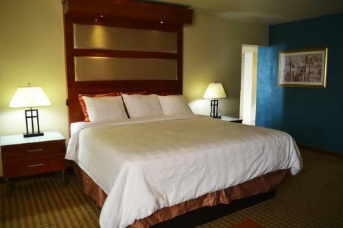 Punta Gorda Waterfront Hotel & Suites