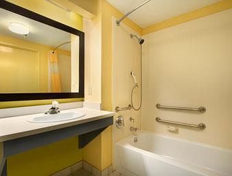 Hotel Days Inn And Suites Desoto