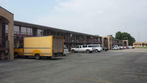 Sunbelt Lodge Motel