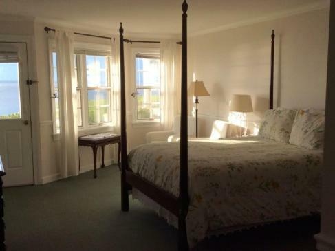 Bed & Breakfast Wades Point Inn On The Bay