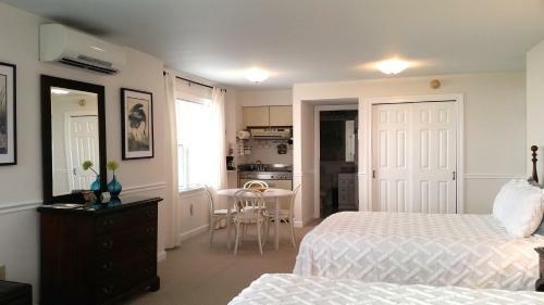 Bed & Breakfast Wades Point Inn On The Bay