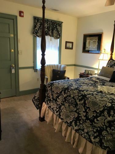 Parsonage Inn Bed And Breakfast