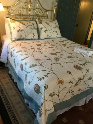 Parsonage Inn Bed And Breakfast