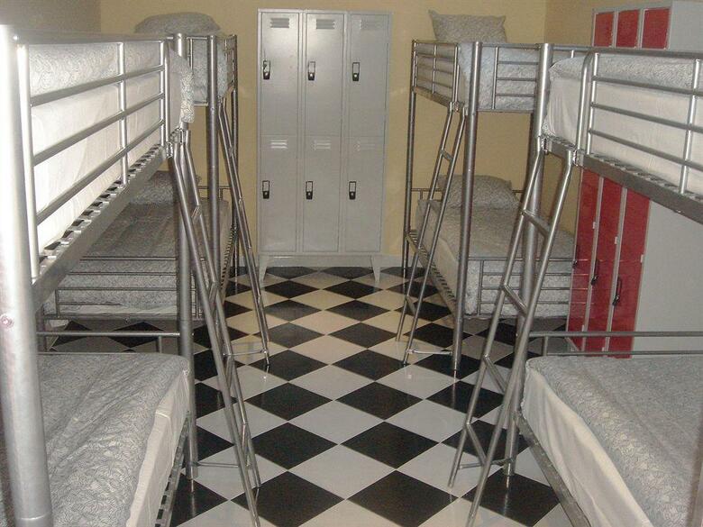 Hostal Downtown Guest House