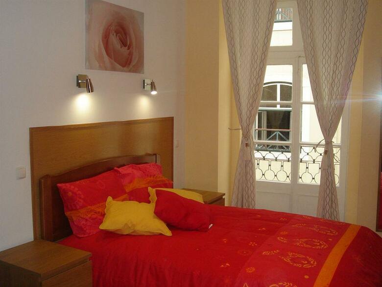 Hostal Downtown Guest House