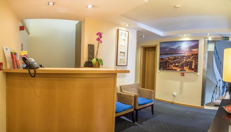 Hostal Inn Fashion Residence