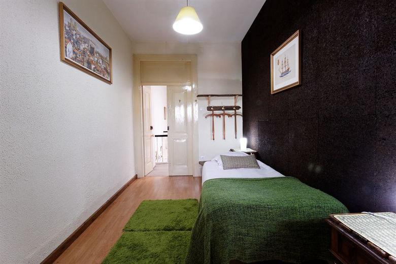 Hostal Guest House Alvares Cabral