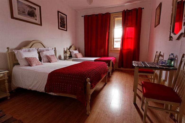 Hostal Guest House Alvares Cabral