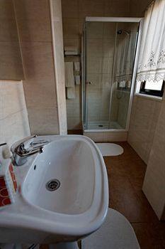 Hostal Guest House Alvares Cabral