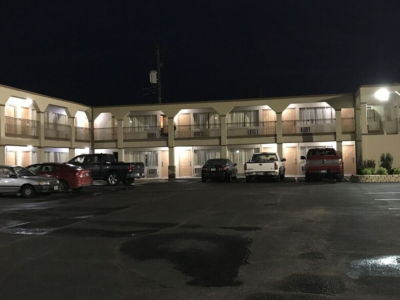 Motel Hutchinson Inn