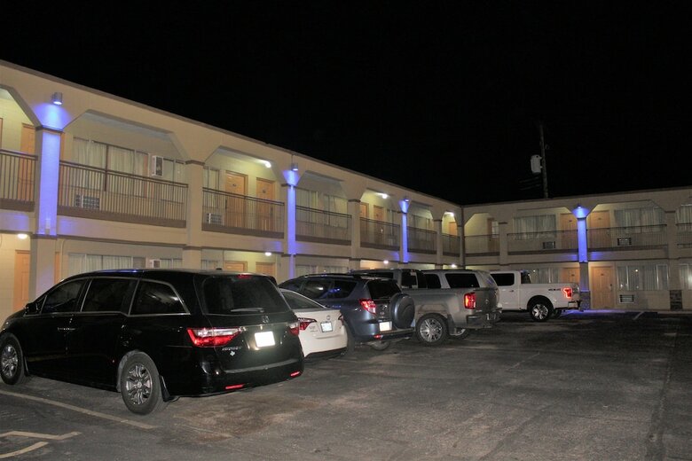 Motel Hutchinson Inn