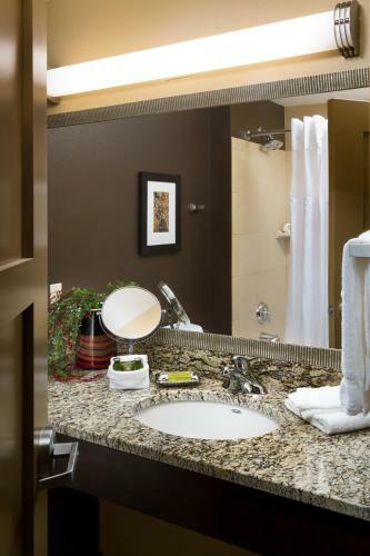 Clubhouse Hotel And Suites