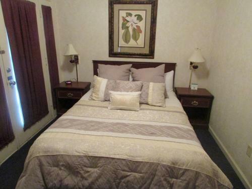 Hotel Admiralty Of Plantation Oaks
