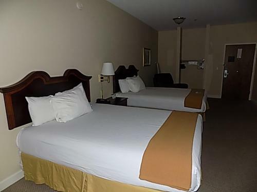 Hotel Admiralty Of Plantation Oaks