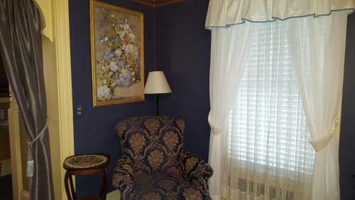 Austin's Holidae House Bed & Breakfast