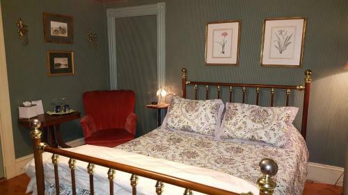 Austin's Holidae House Bed & Breakfast