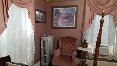 Austin's Holidae House Bed & Breakfast