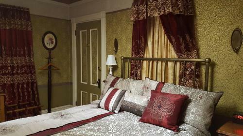 Austin's Holidae House Bed & Breakfast