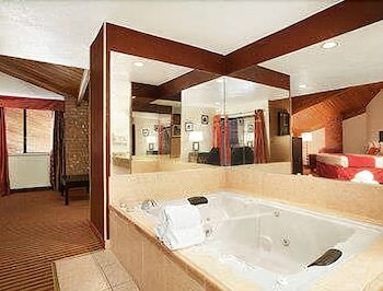 Motel Baymont Inn And Suites