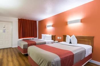 Motel 6 Farmers Branch