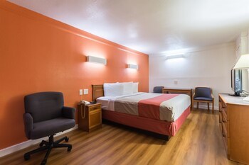 Motel 6 Farmers Branch