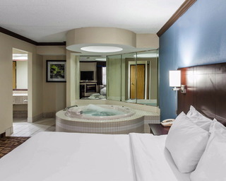 Hotel Quality Inn & Suites