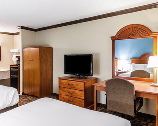 Hotel Quality Inn & Suites