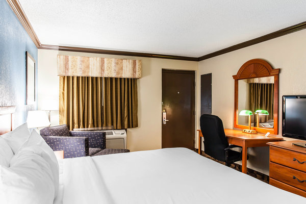 Hotel Quality Inn & Suites