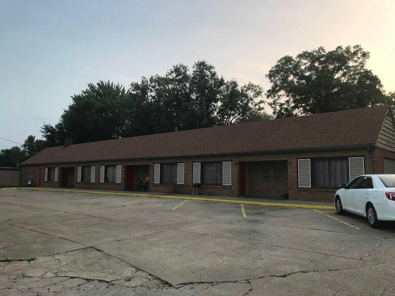 Motel Budget Host Village Inn