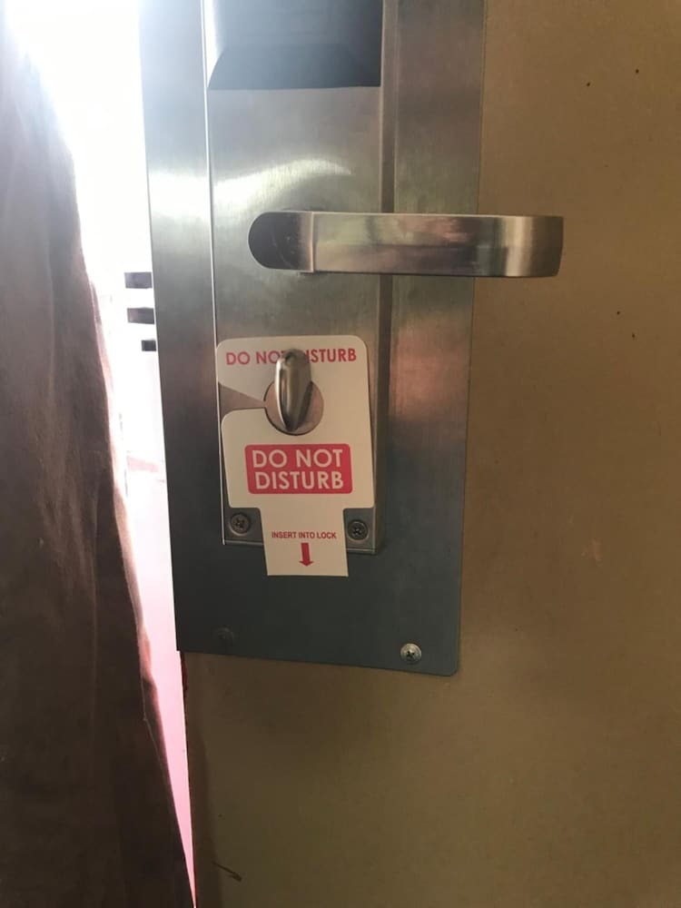 Motel Budget Host Village Inn