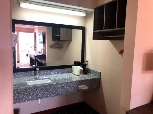 Motel Legacy Inn - Gallatin