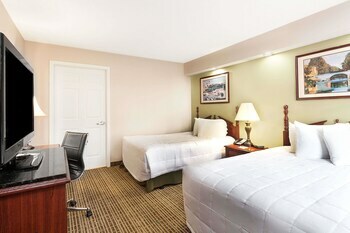 Motel Baymont Inn And Suites - Tullahoma