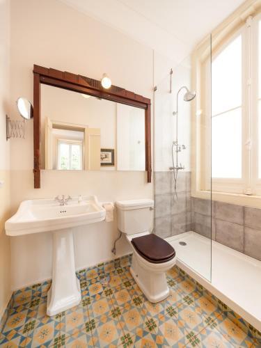 Hostal The Independente Suites & Terrace