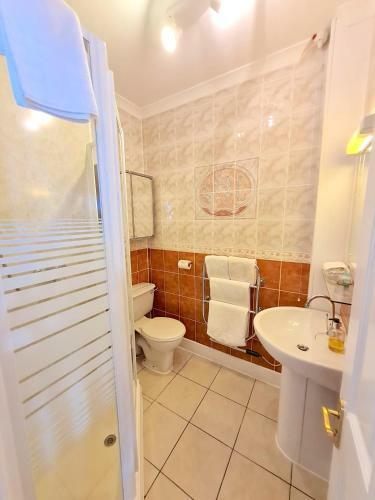 Hostal Corriemar House