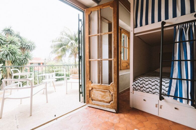Albergue Nice Way Cascais & Surf Camp