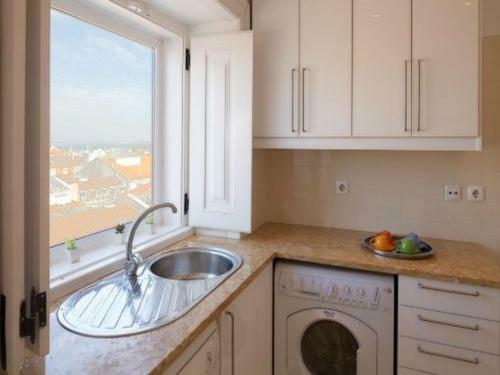 Traveling To Lisbon Chiado Apartments