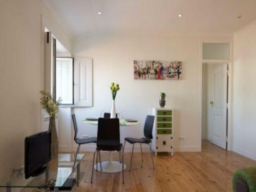 Traveling To Lisbon Chiado Apartments