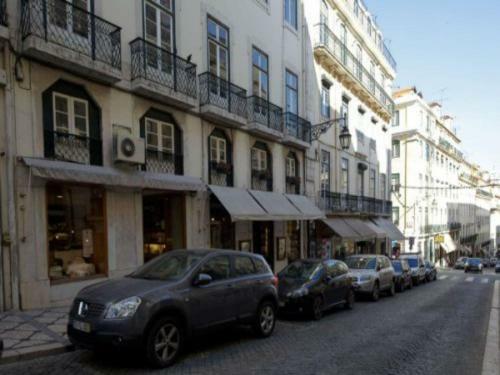 Traveling To Lisbon Chiado Apartments