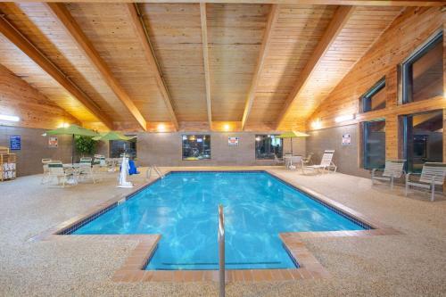 Hotel Americinn By Wyndham Clear Lake